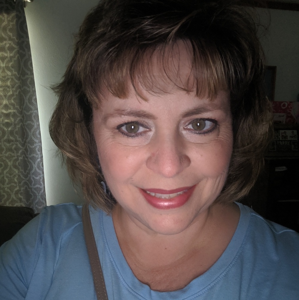 Meet your Posher, Lisa